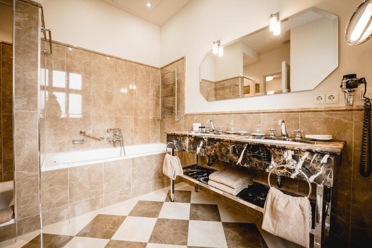 Residenz Weingut Schloss Reinhartshausen Bed and Breakfast Eltville am Rhein Eksteriør billede